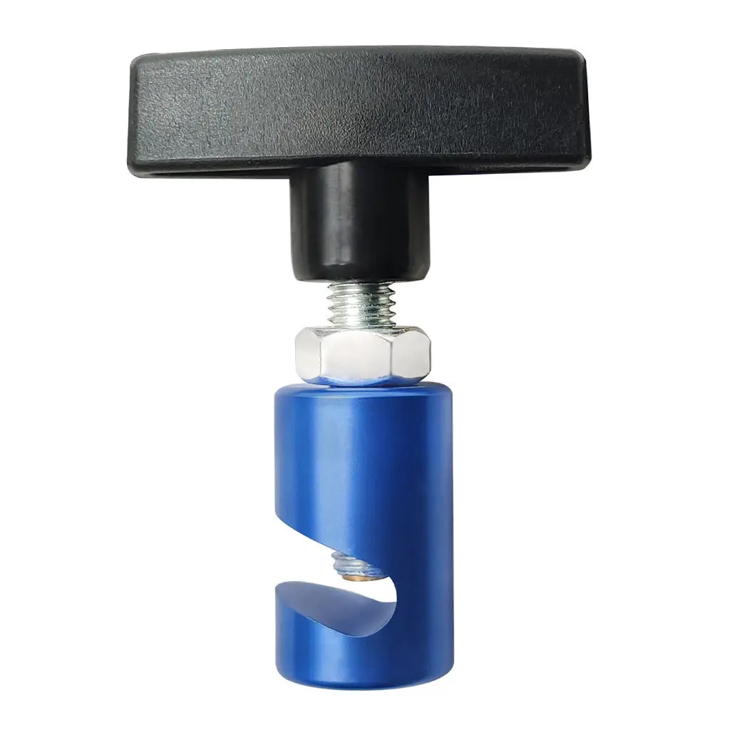 

Зажим для поддержки при подъеме предотвращает падение крышки багажника