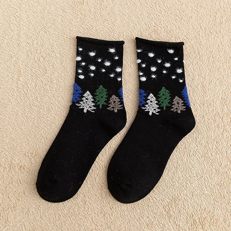 

Socks Women Japanese New Product Cartoon Christmas Tree Polka Dot Ladies Mid-tube Socks Street Wild Casual Curling Female Tide