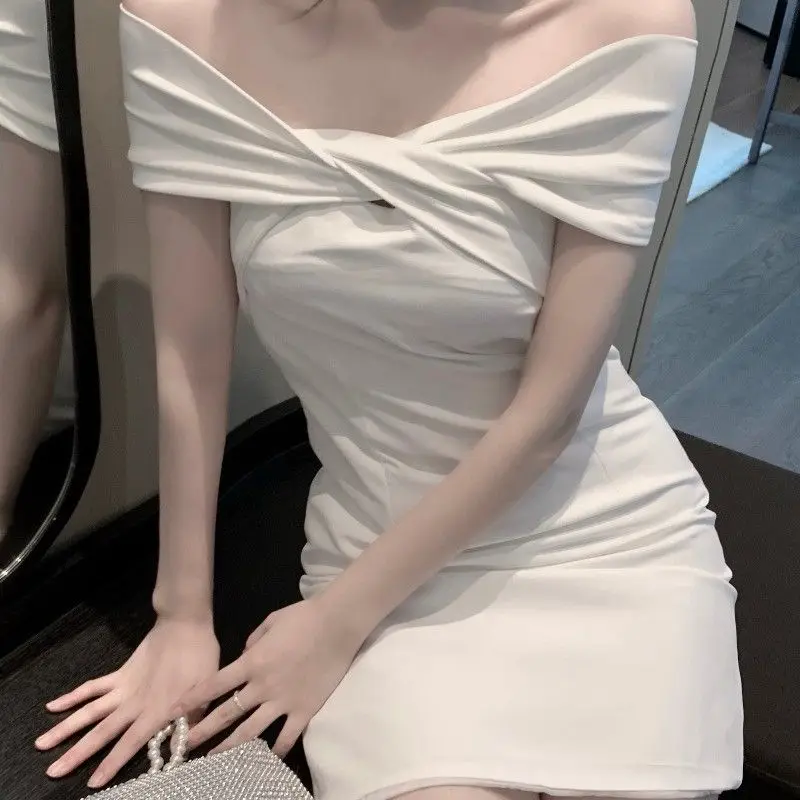 

Summer chic style of Hong Kong Style kink design one line collar, shoulder bag, buttock, waist, slim dress