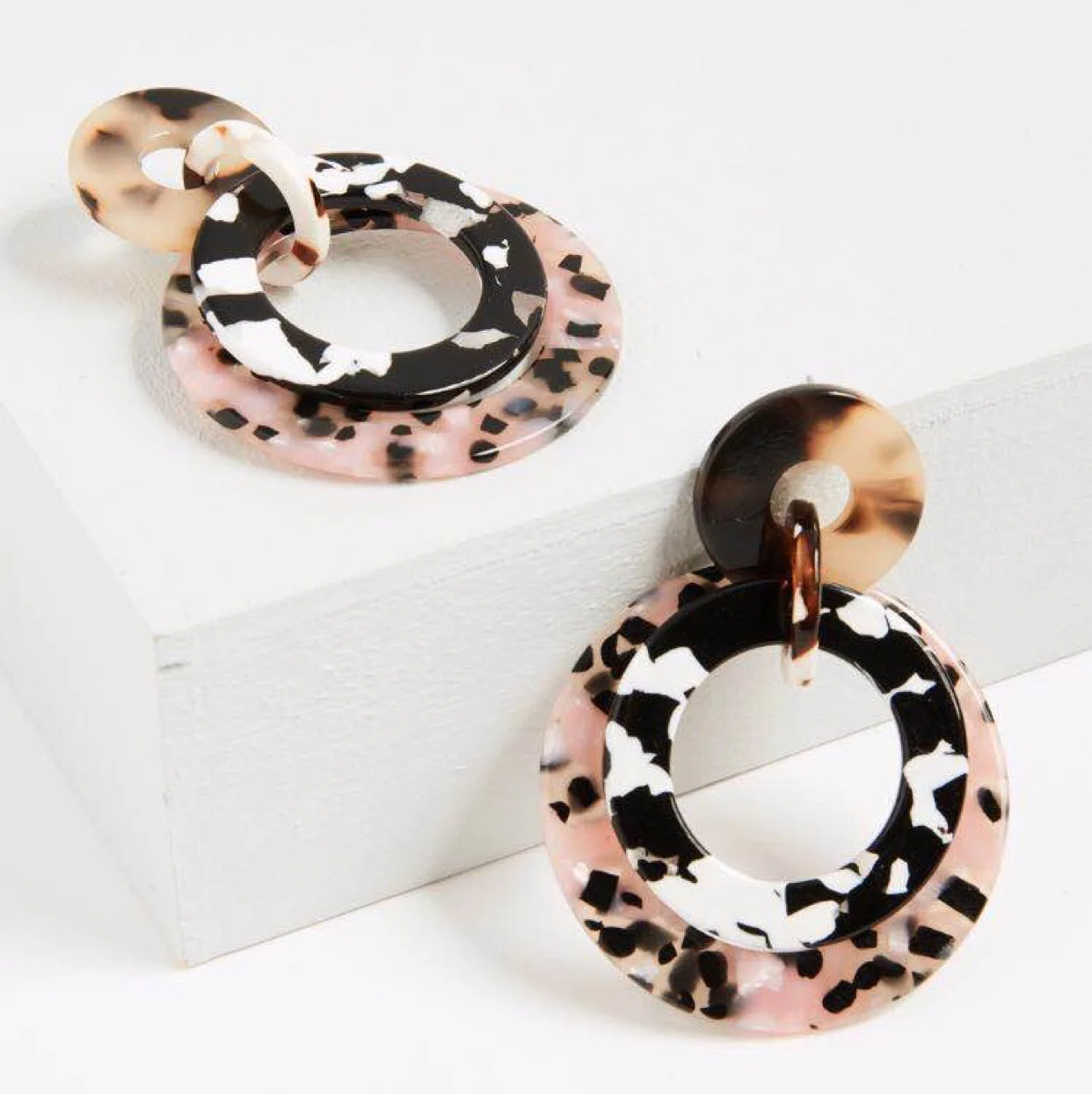 

Leopard Earrings Feminine Temperament Exaggerated Circle Earrings Autumn and Winter Geometric Acetic Acid Plate Earrings Jewelry