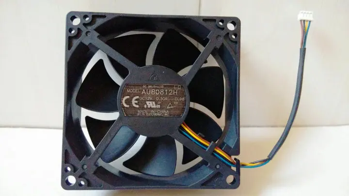 

New 8025 aub0812h DC12V 0.30a four wire 8cm projector cooling fan