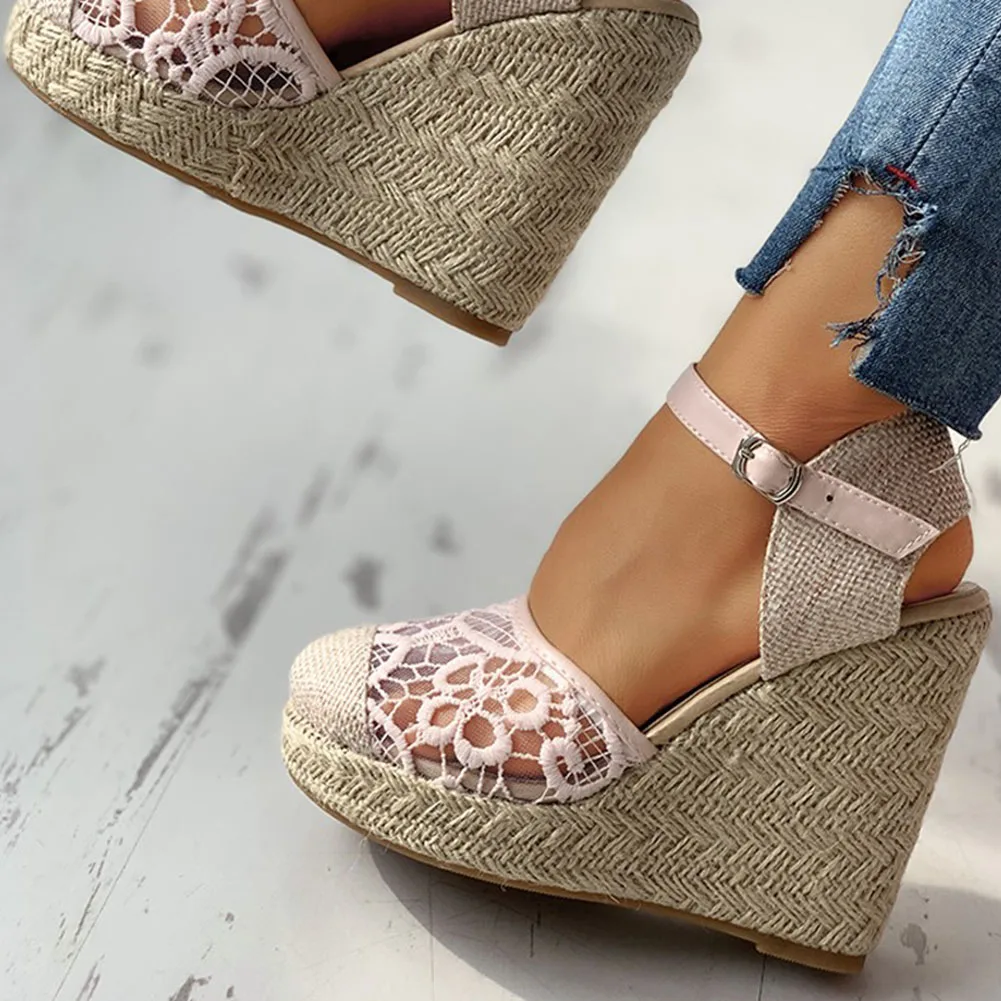 Женские босоножки на танкетке элегантные женские туфли лодочки с ремешком и