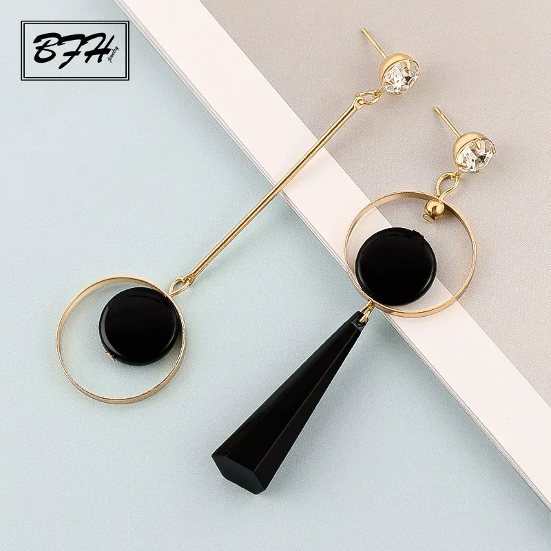 

BFH 2021 Fashion Simple Round Triangle Drop Earrings for Women Vintage Big Asymmetric Geometric Gold Dangle Earring Jewelry