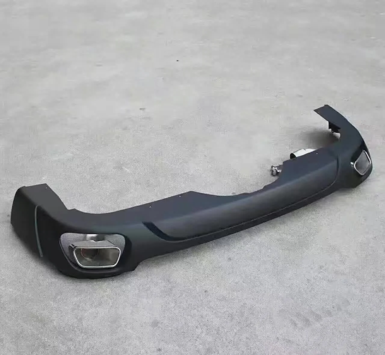 

Применяется в X6 New F16 Rear Lip and Tail Throat