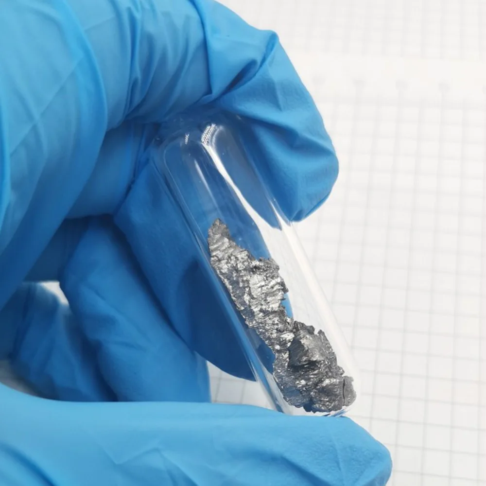 

Dysprosium Metal Dendritic Pieces 5 Grams 99,9% in sealed vial