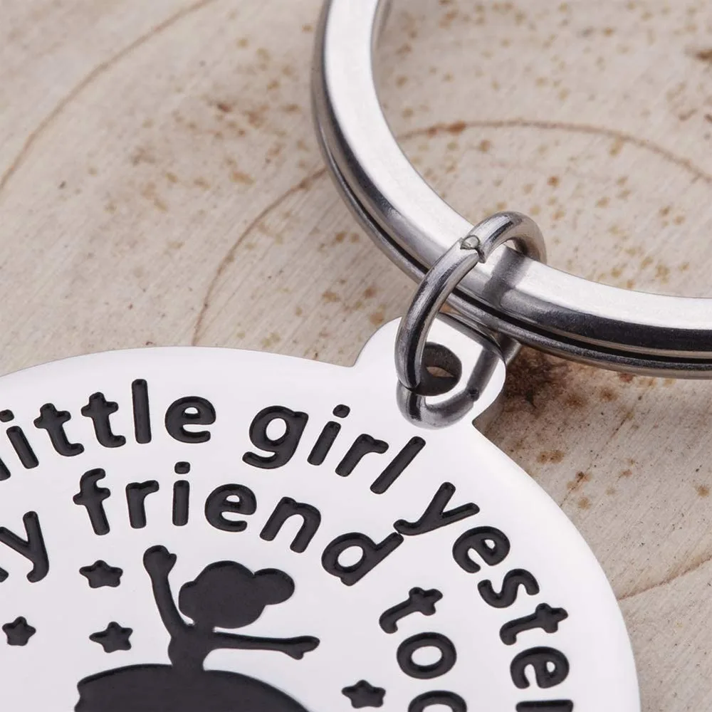 

Daughter Birthday Gifts Keychain From Mom Dad To Adult Daughter Sweet 16 Gifts for Teens Girls Graduation Gifts Jewelry Keyring