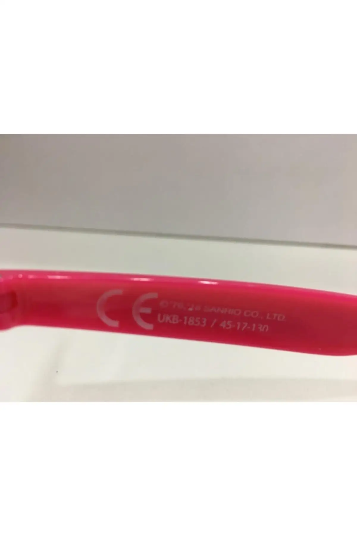 

Licensed Organic Glass Uv400 Kids Sunglasses New Cartoon Shape Frame Girl Kitty Printed Summer Glasses Accessory