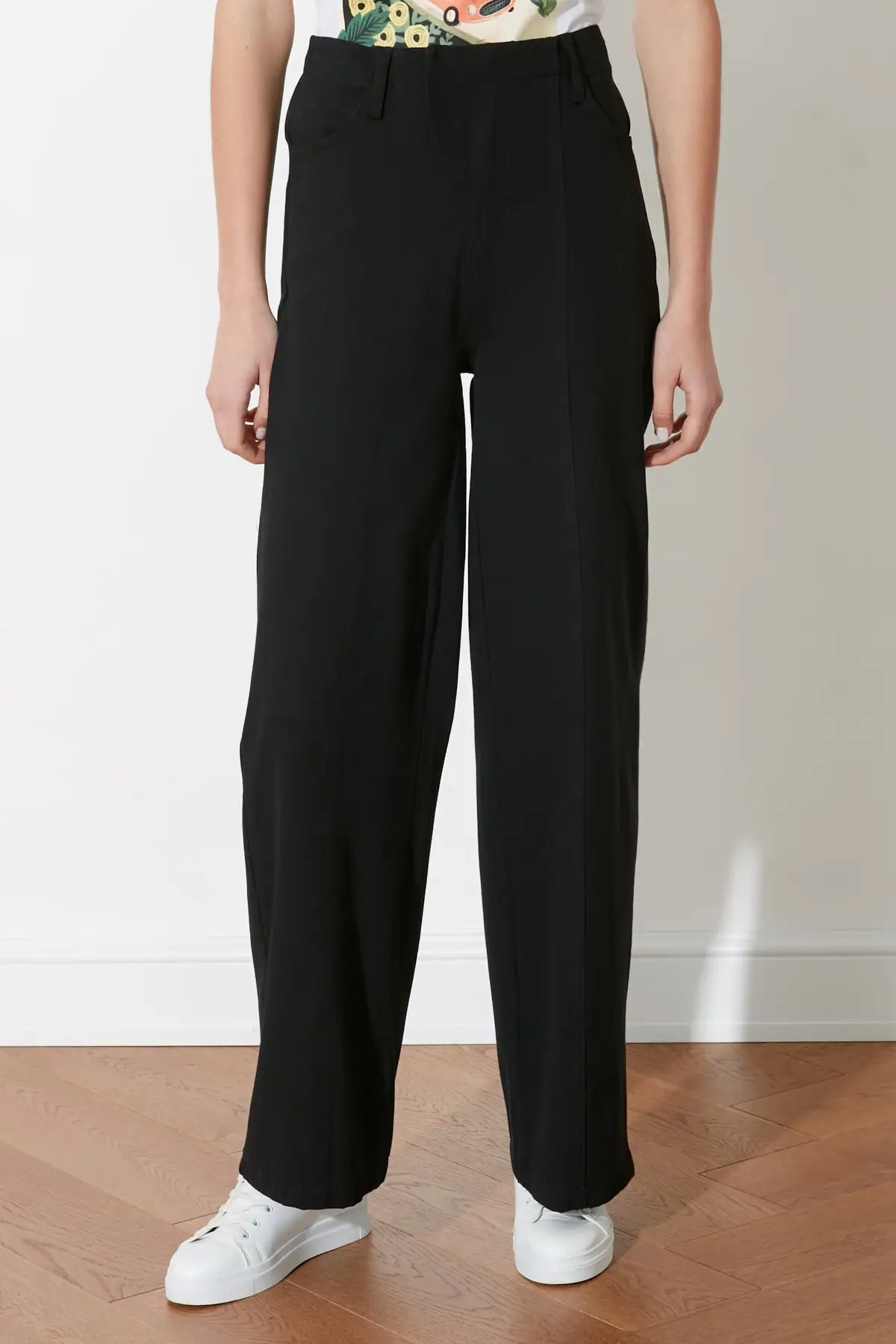 

Trendyol Wide Bell-Bottomed Pants TWOSS21PL0135