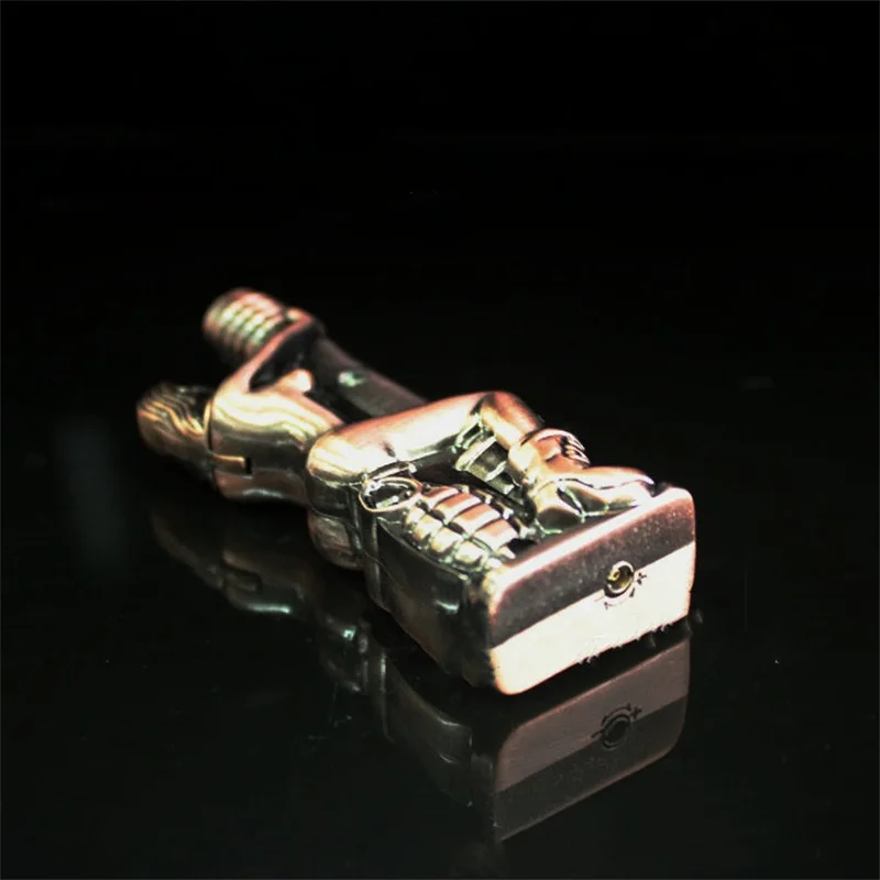 Новизны Зажигалка интересного дизайна голубого пламени с прямым впрыском фонарь