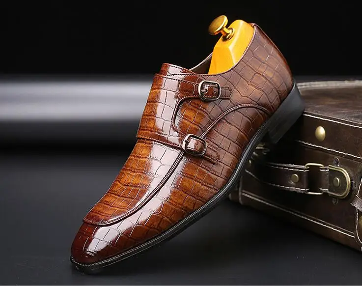 

2021 Classic Crocodile Pattern Business Flat Shoes Men Designer Formal Dress Leather Shoes Men's Loafers Christmas Party Shoes