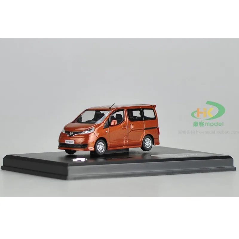 

Модель литая автомобиля Nissan NV200 из сплава 1/43 с подарочным демонстрационным основанием