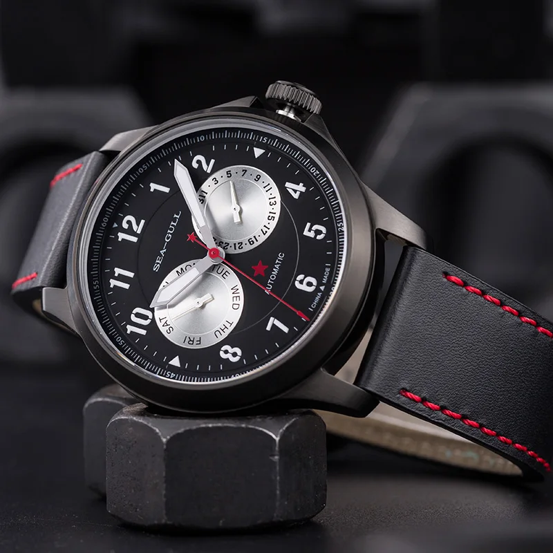 Часы китайские автоматические в стиле милитари 50 м WR светящиеся цифры черный