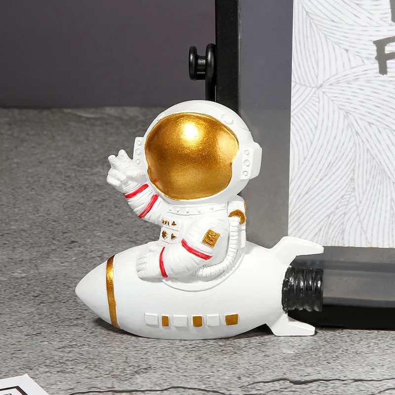 

Astronaut Spaceman Resin 3D Stereo Switch Paste Socket Protection Case Indoor Wall Sticker Room Decoration Moon Lovely Wind