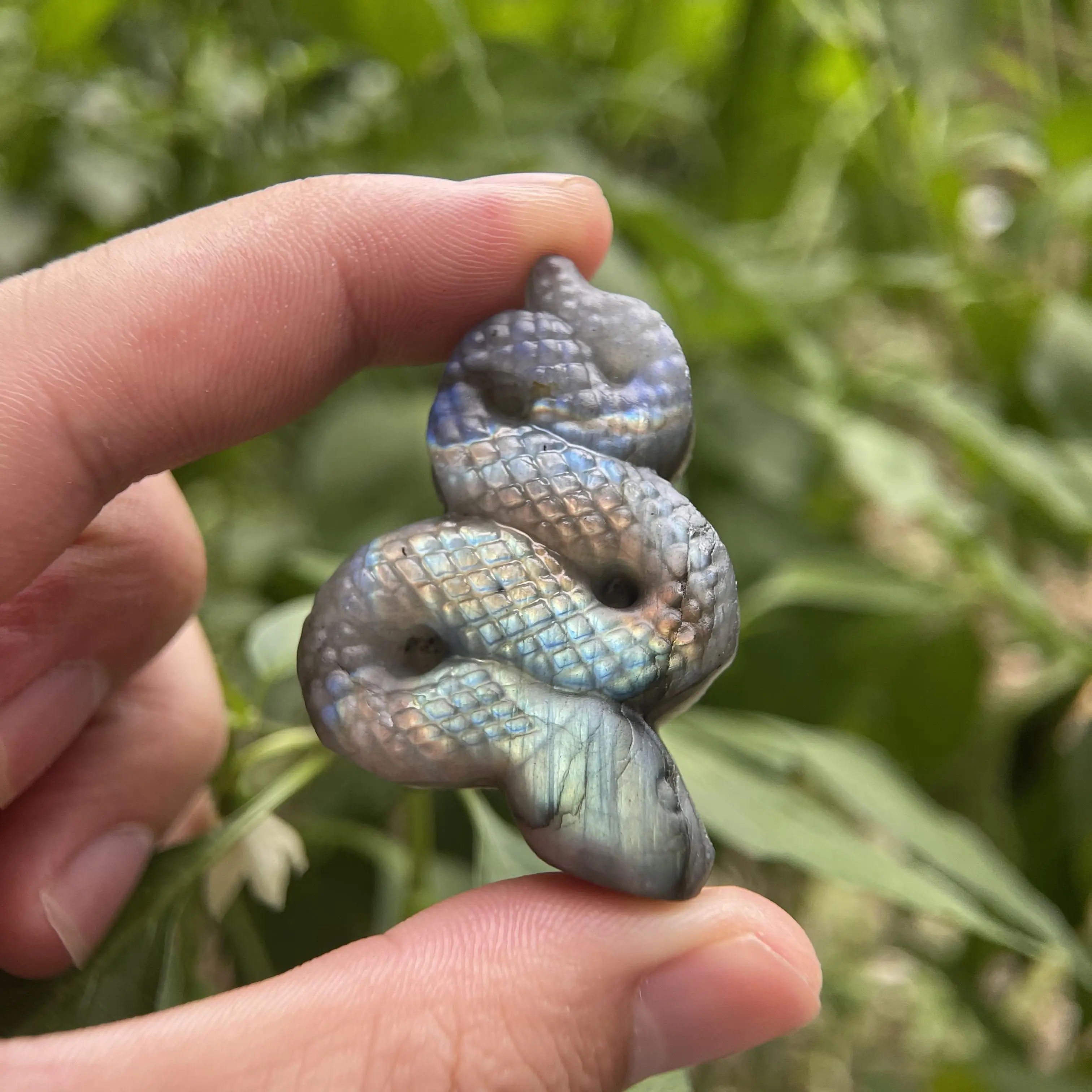 

Natural Labradorite Snake Hand Carved High Quality Flashing Crystals Beautiful Gemstone for Home Decoration Collection