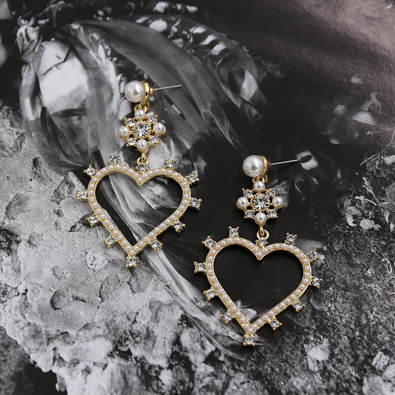 Женские длинные серьги STRATHSPEY золотистые жемчужные в стиле барокко с крестиком