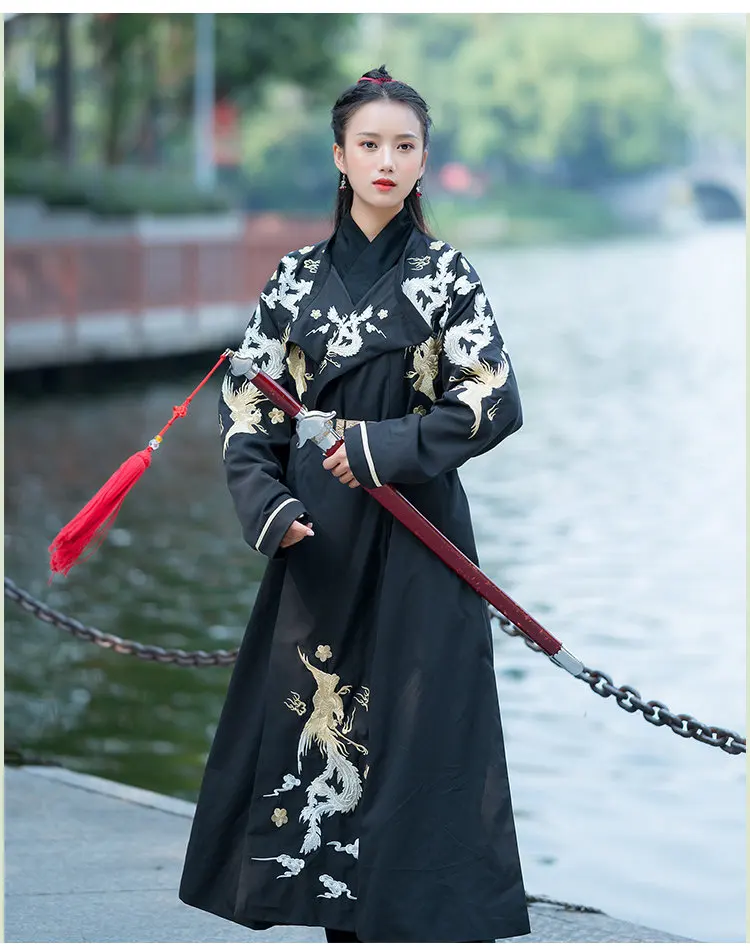 Королевская гвардия династии Мин классическая вышивка с круглым вырезом мужской