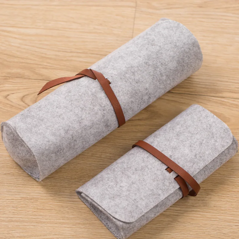 Фетровая сумка для зонта обернутая кожаным ремешком пять складных крышек