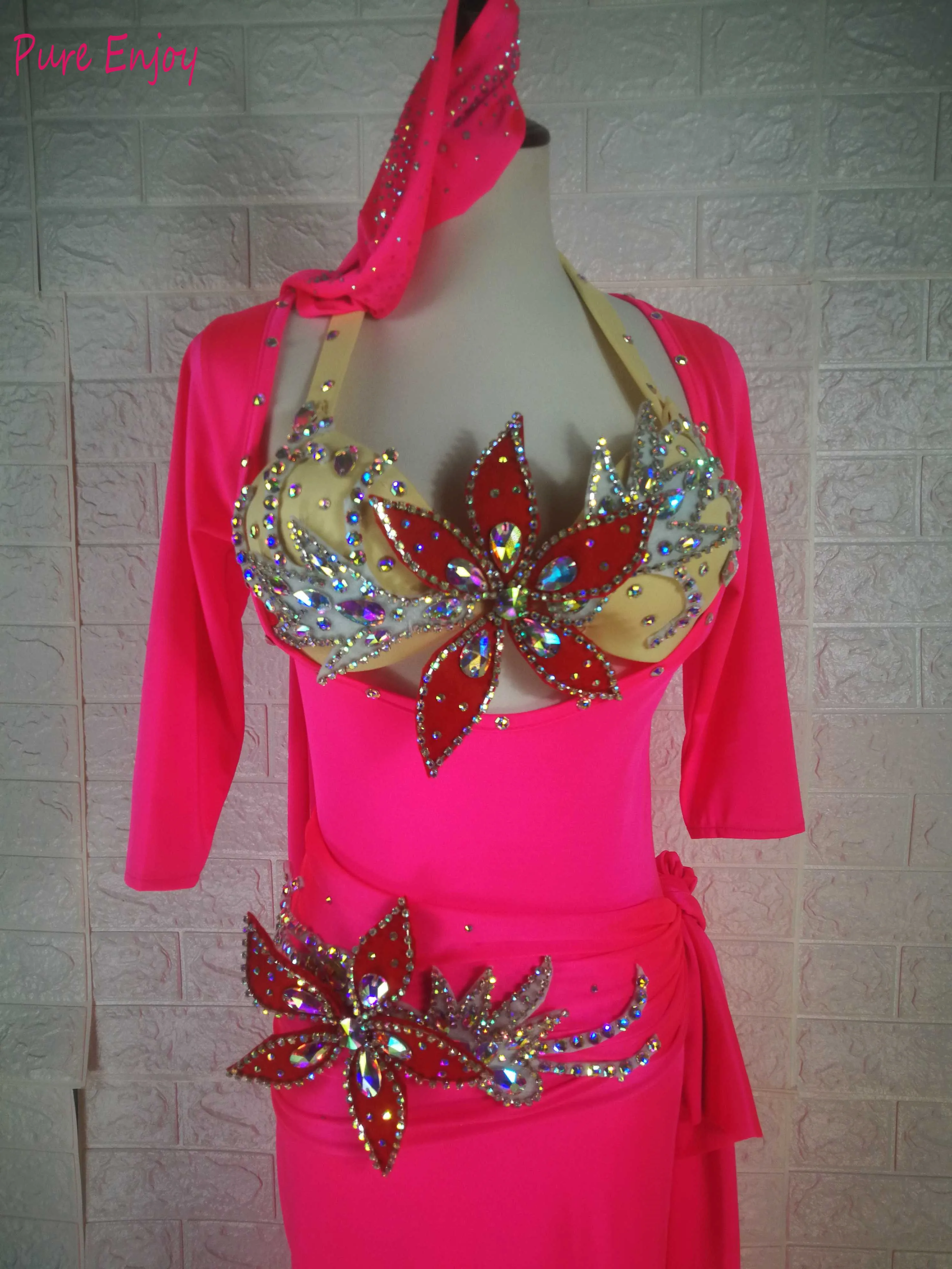 Женщины Belly Dance Group Конкурс Костюм Блеск Бриллиант Халат Блесток Бюстгальтер