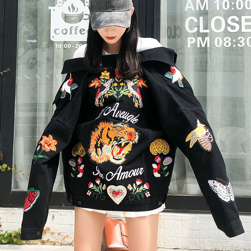 

Vintage Harajuku Style Jeans Jacket Flower Animal Embroidery Denim Jacket Women Oversize Long Sleeve with Lapel Pocket