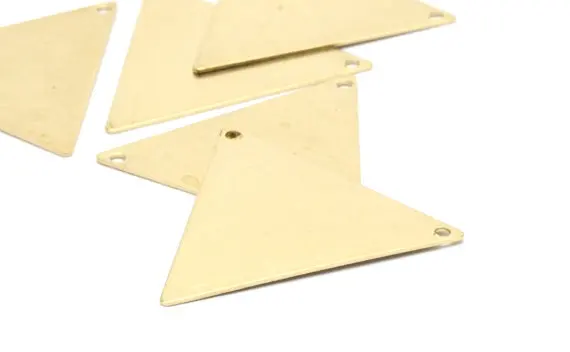 

12 амулет trigonum из сырой латуни с 2 отверстиями (29x29x29x0,45 мм) Bs 1185