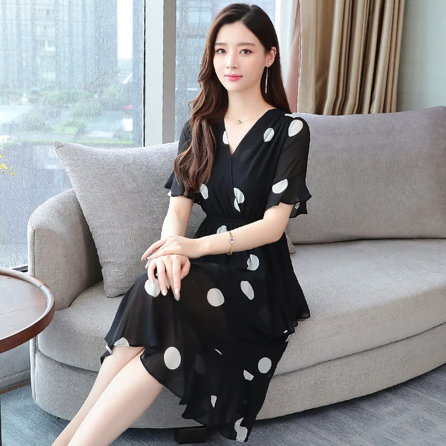 Женское шифоновое платье в горошек элегантное белое винтажное миди с оборками