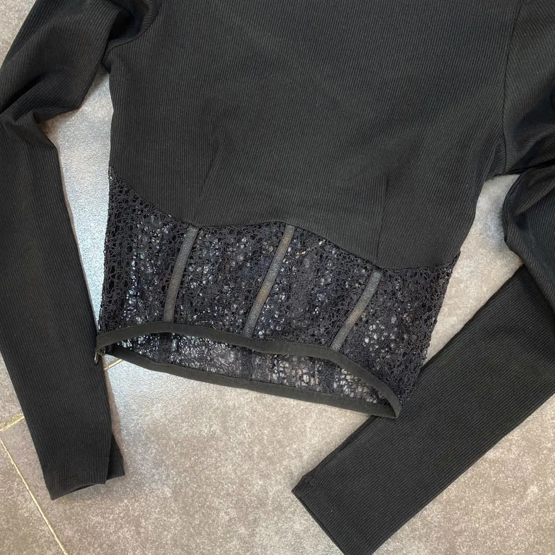 

ZCSMLL black women tops 2021 spring round neck, long sleeves, stitching lace mesh design, open back small shirt tide