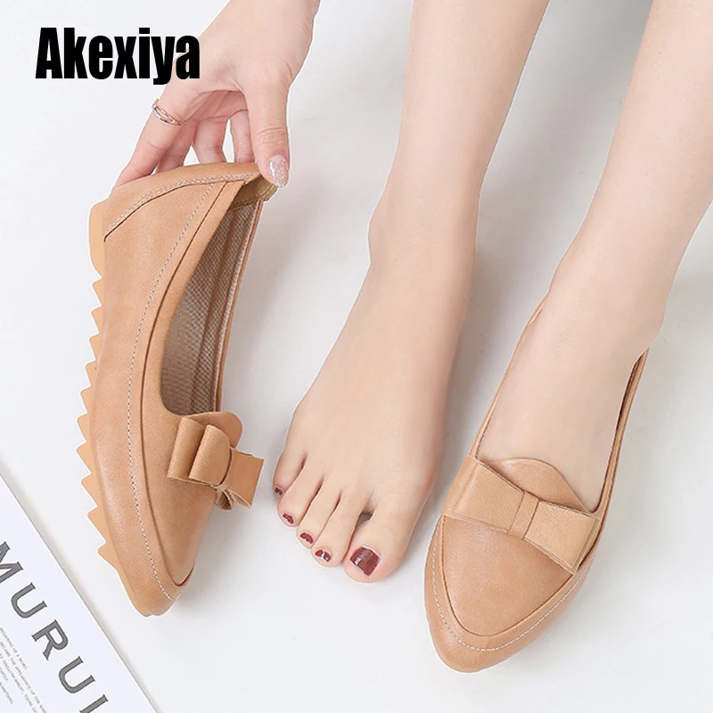 Женская обувь для пожилых мам лоферы на низком каблуке повседневные Мягкие