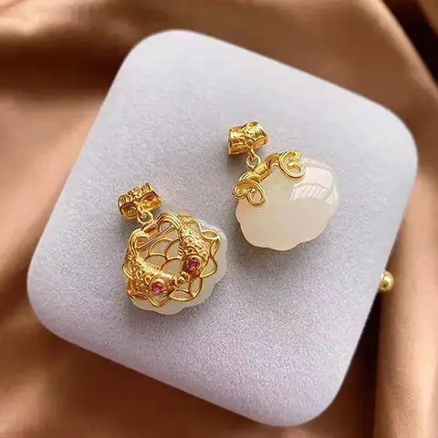 

Hetian Jade S925 Sterling Silver Pendant Women's Pisces Longevity Lock Lock of Good Wishes Jade Jade Pendant Gilding Craft