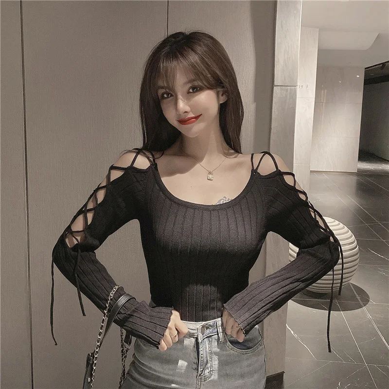 

Женская трикотажная футболка с длинным рукавом и открытыми плечами