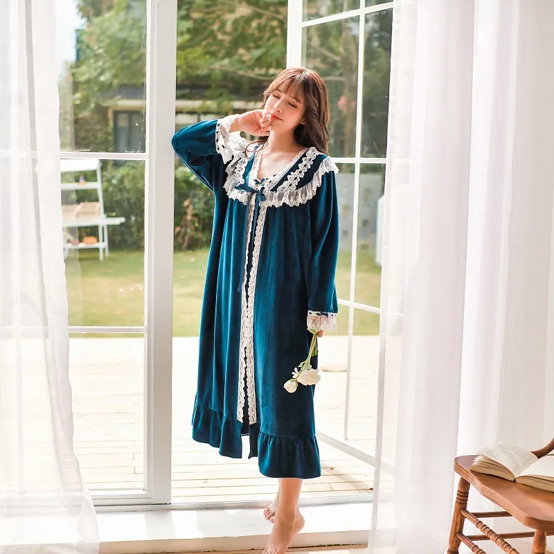 Милые зимние комплекты женских халатов из плотного бархата с длинным рукавом