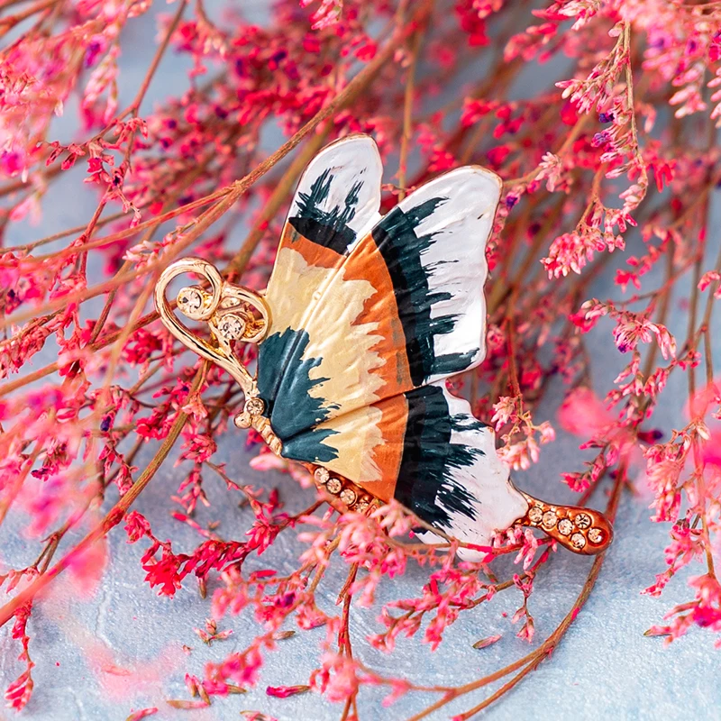 Модные броши стразы в форме бабочки для женщин, цвет яркий, искусственный цвет, хиджаб, ювелирные изделия, шарф для платья, рождественские подарки