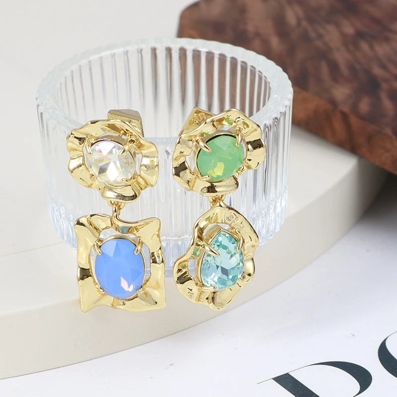

European American luxury celebrities sparkle colorful diamond-studded personality metal fold geometric love asymmetric earrings