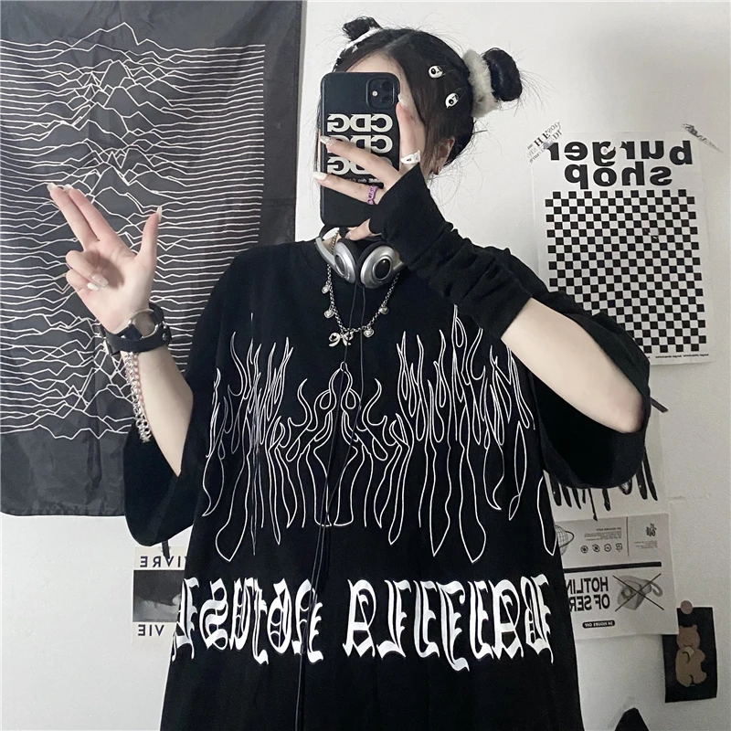 

Streetwear Women T shirts Letter Print Oversized Korean Streetwear Top Harajuku Style Girl Tee Top shirts Women Top Chic Shirts