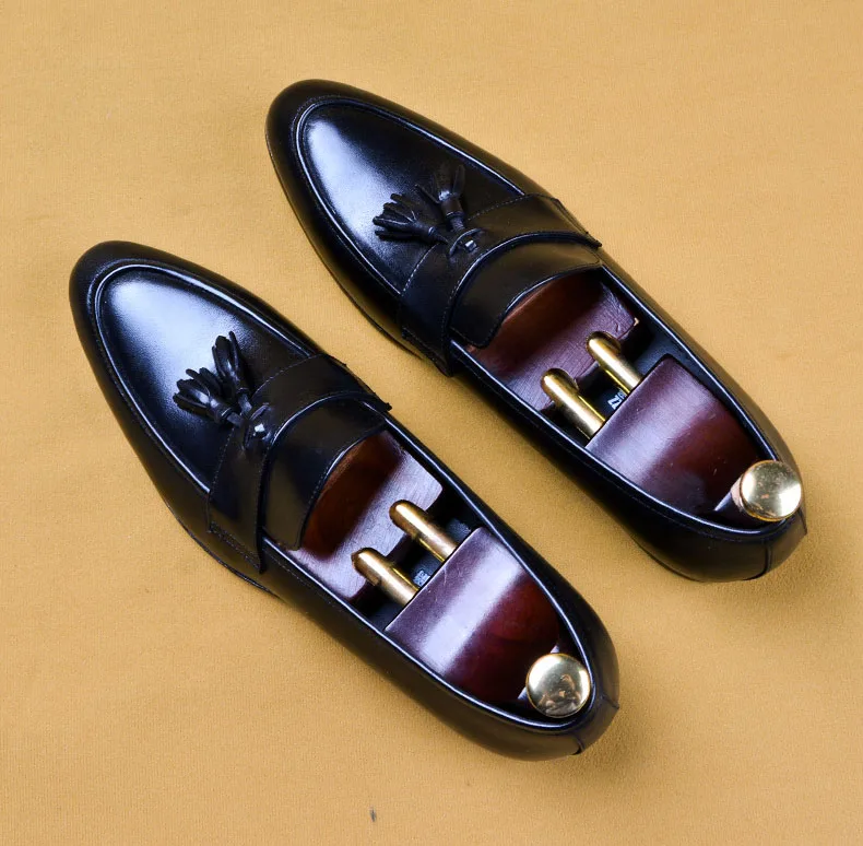 

2020 Men Dress Shoes Loafers Tassel Black Khaki Leather Casual Shoes For Men Luxury Suit Formal Genuine Leather Dress Shoes