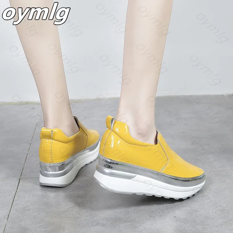 

2021 Comfort Creepers Women Flats PU Leather Platform Shoes Woman Slip On Black White Women Flats Shoes Zapatos De Mujer