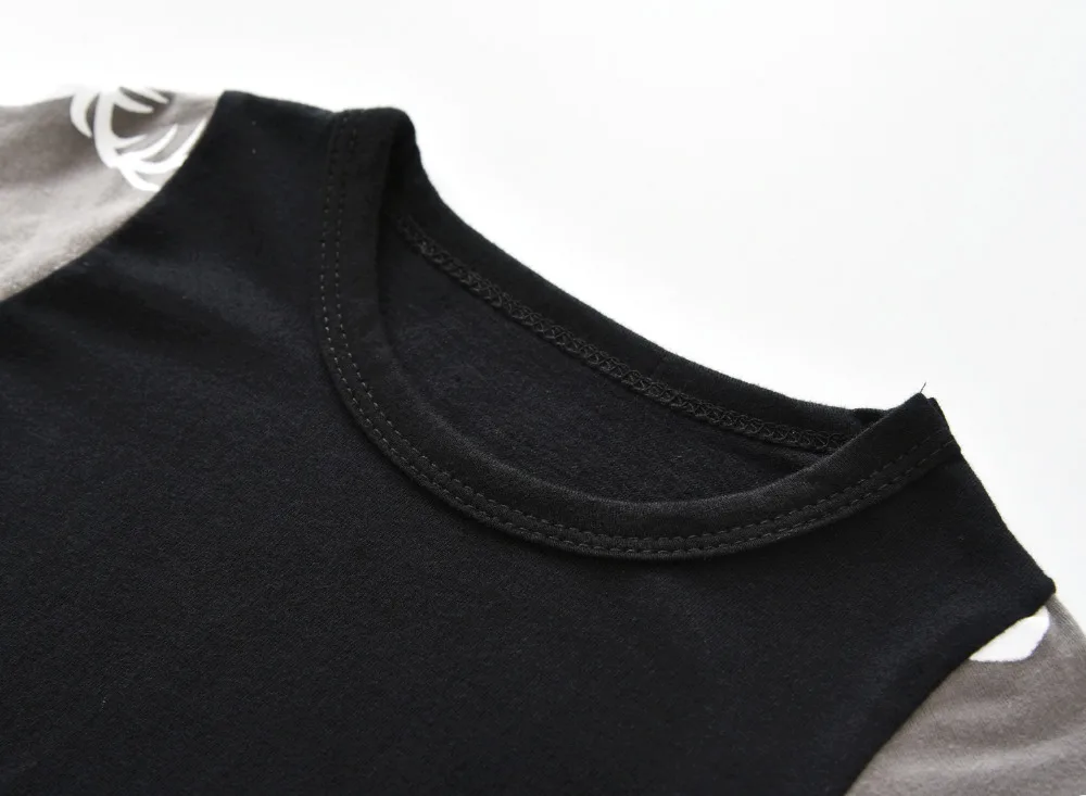 2021 Новинка осени для маленьких мальчиков Одежда девочек Принт с оленем одежда