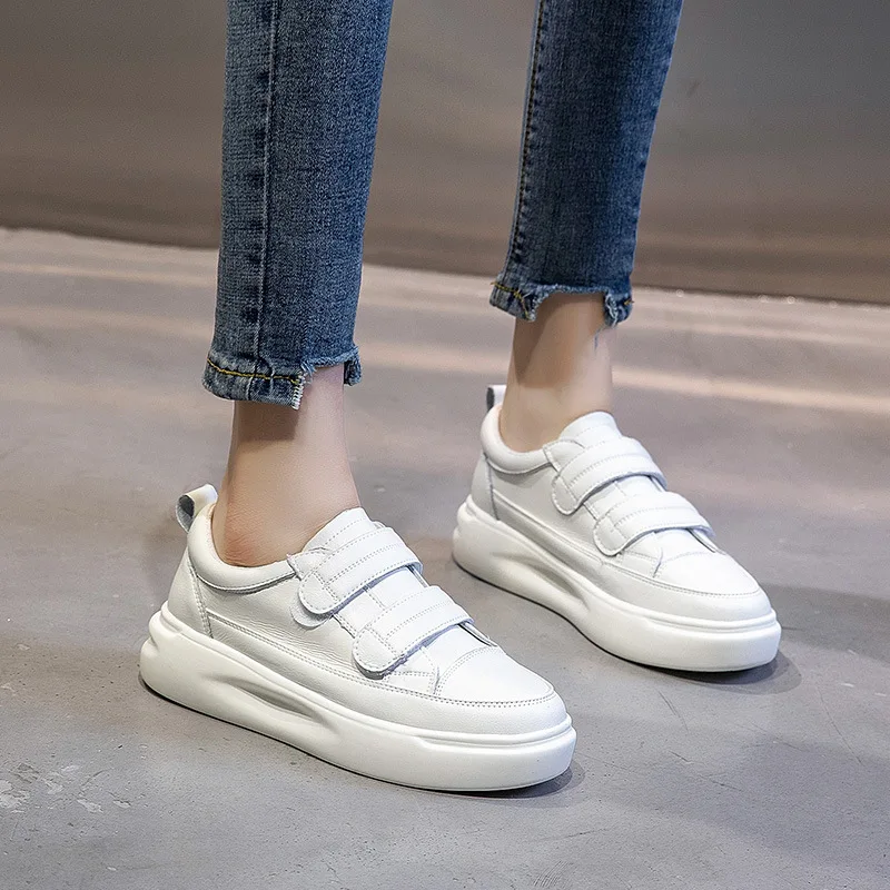 Туфли женские кожаные на липучке удобная обувь для ходьбы белые кроссовки лоферы