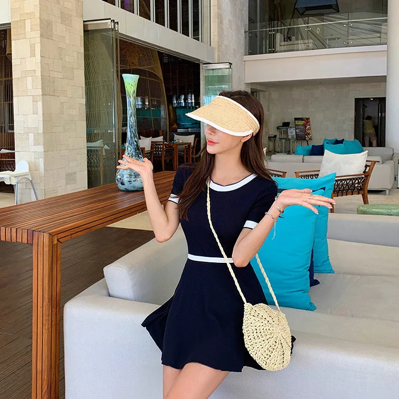 

Fashionable and conservative one-piece skirt style women's hot spring swimsuit