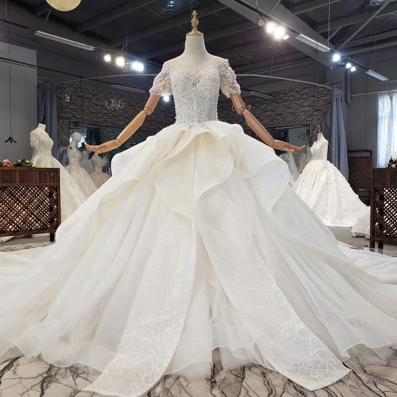 Свадебное платье HTL1667 украшенное жемчугом и опалесцентными пайетками 2020