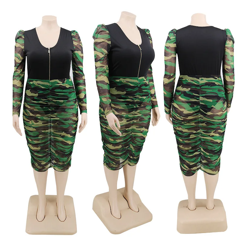 Женский костюм из двух предметов размера плюс камуфляжный с круглым вырезом и