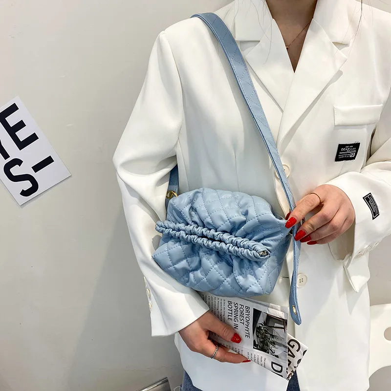 

Women's summer personality fold shell bag brand design cloud shoulder bag rhombic buckle solid color bag ladies ruched clutch
