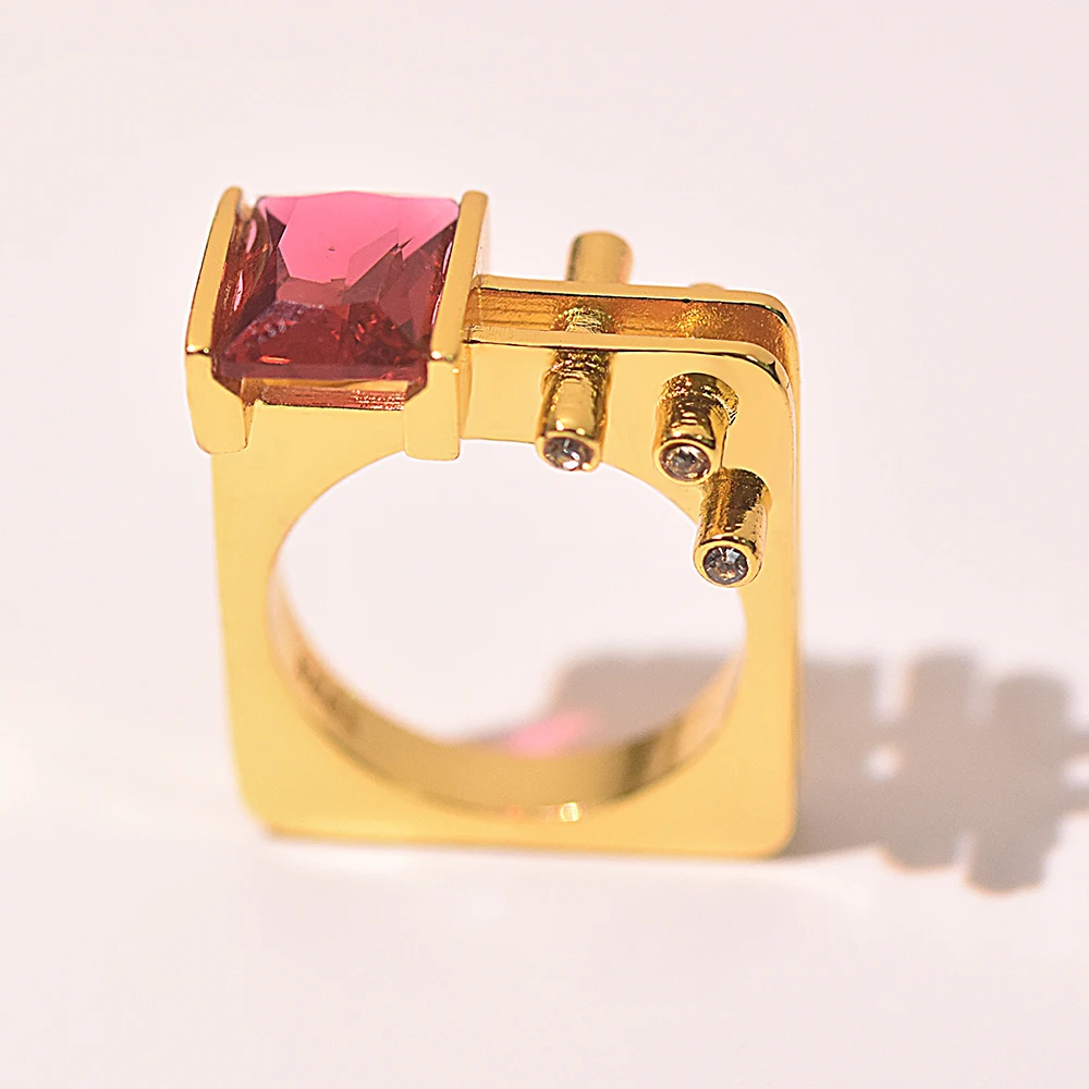 2020 современное кольцо с изображением здания снаряжение милый красный кристалл