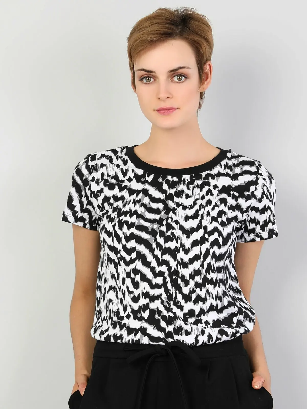 

Woman Short Sleeve Tshirt