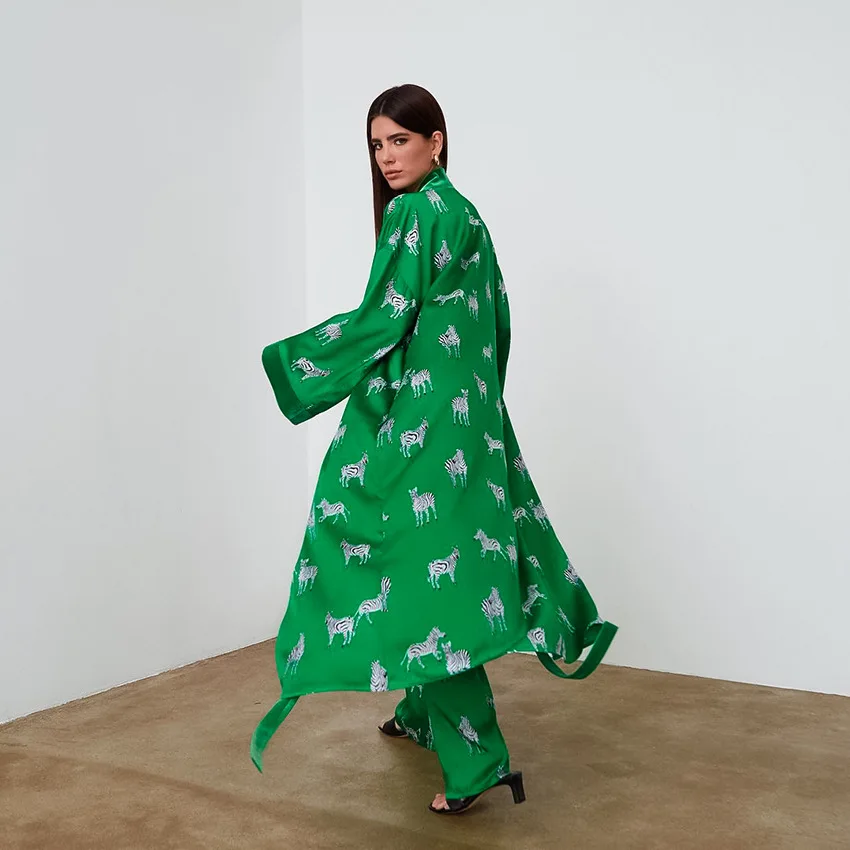 Пижама женская атласная с принтом зебры и рукавами-фонариками - купить по