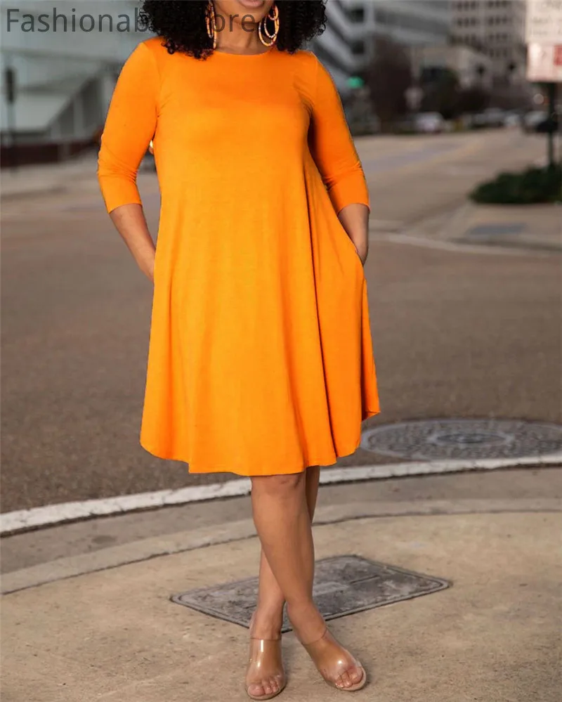 

Женское однотонное ТРАПЕЦИЕВИДНОЕ ПЛАТЬЕ из липы с длинным рукавом и карманами