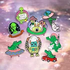 Броши в виде инопланетянина, астронавта, НЛО, крокодила, поздравления от пришельцев, нужно получить дом, робот, воздушный корабль, эмалированная булавка, значок на лацкан для детей, ювелирные изделия