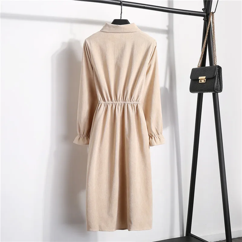 Женское вельветовое платье однотонное винтажное однобортное с поясом на резинке