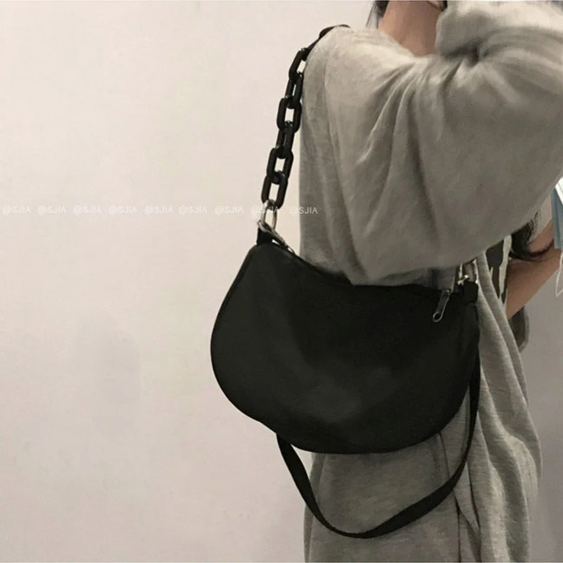 

New Retro Woman Underarm Handbag Korean Version of Acrylic Chain Underarm Handbag Casual Simple One-shoulder Messenger Bag