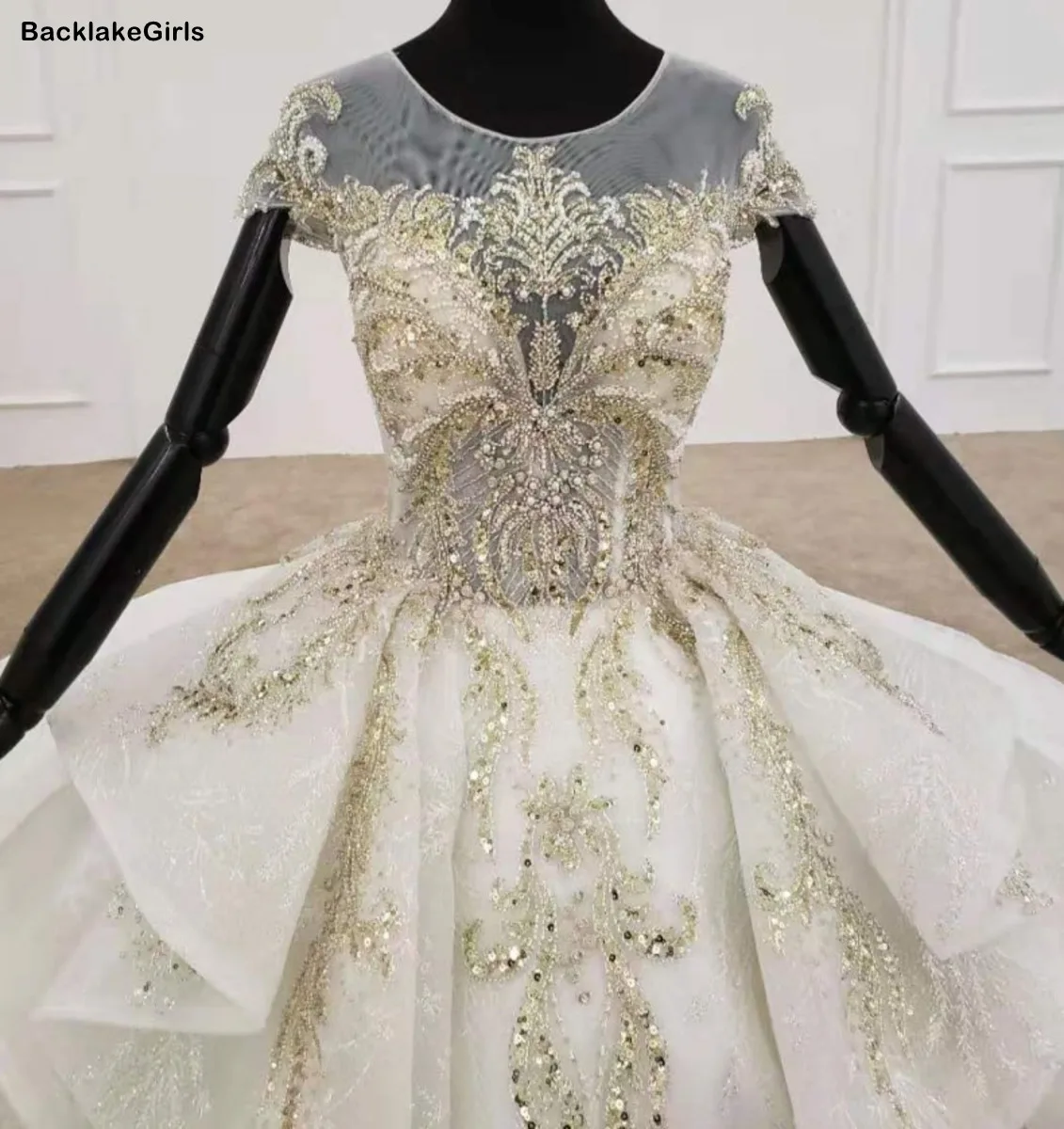 Роскошное белое Свадебное Платье со шлейфом и О-образным вырезом с коротким