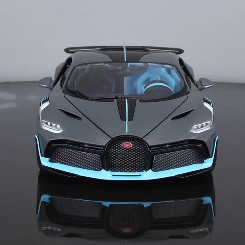 Роскошная модель автомобиля из сплава в масштабе 1:18 игрушка Bugati Divo с рулевым